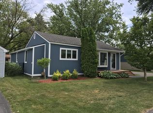 1263 Brambles Dr, Waterford, MI 48328