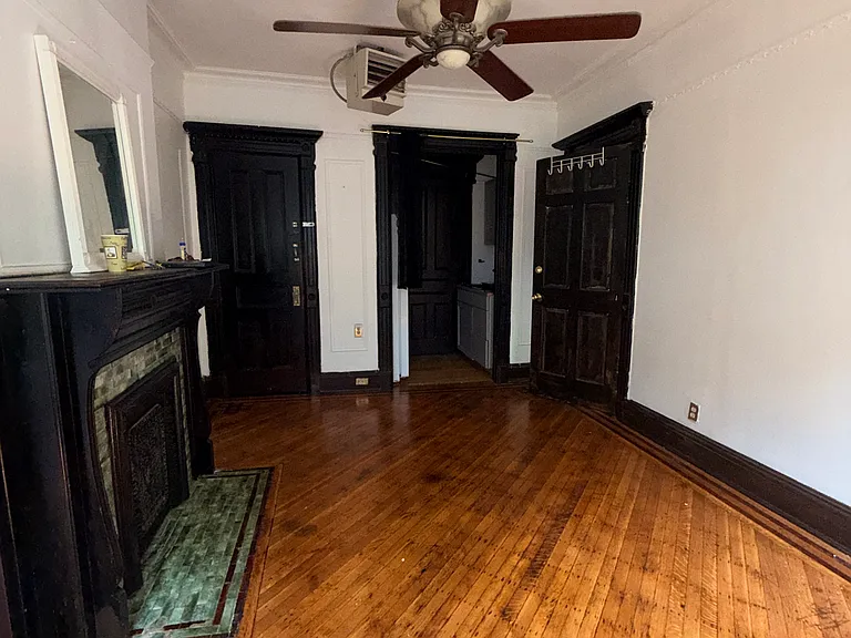 562 Macon St #3 — Photo 2