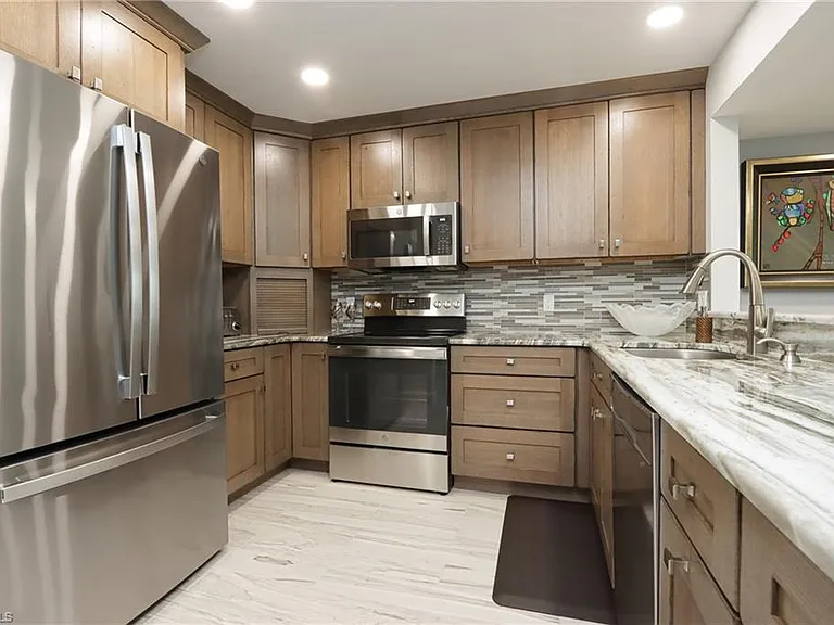 4200 Belair Ln #114 — Photo 6
