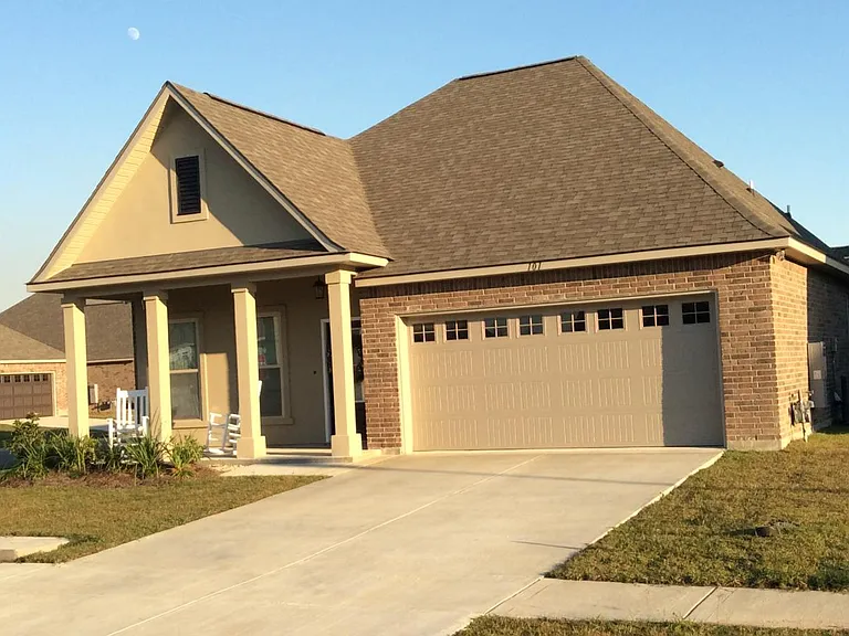 101 Emerson Rd — Photo 1