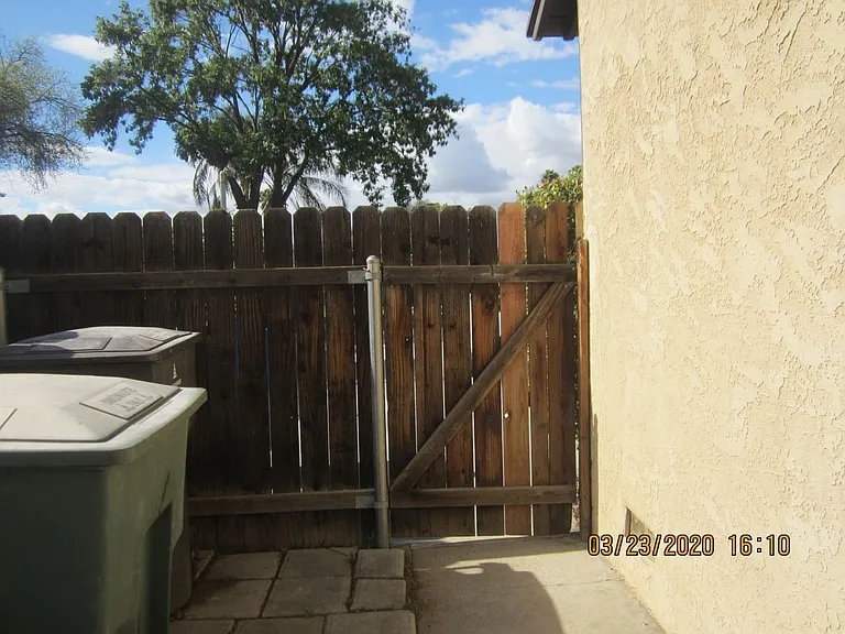 8314 Camelia Dr — Photo 25