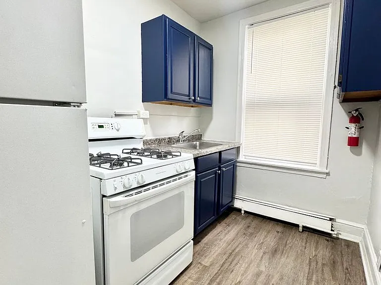 WP1 - 2423 Tatnall St, 4 West 25th St — Photo 2