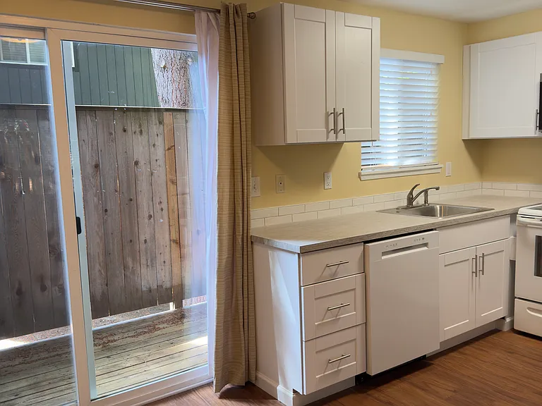 5031 SW Beaverton Hillsdale Hwy — Photo 3