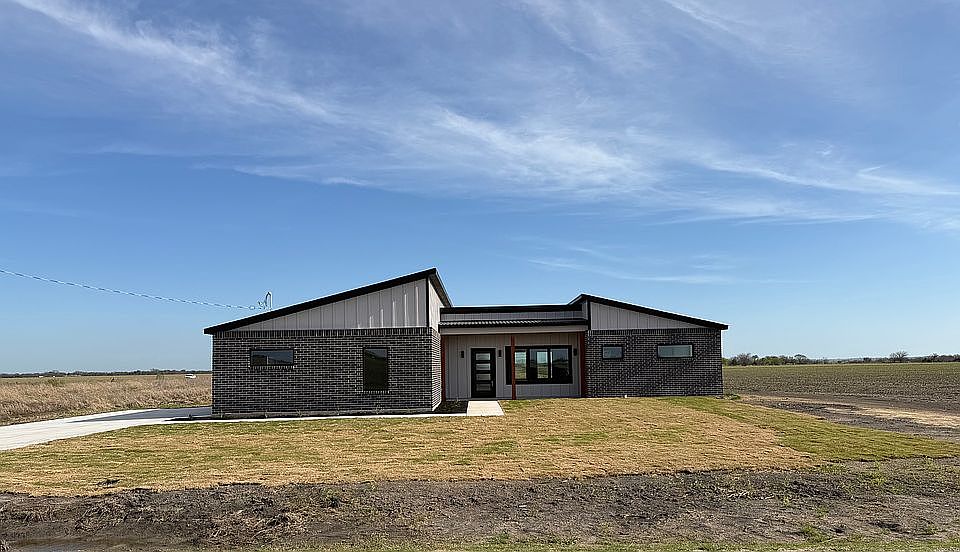 1st image of 2091 Goodwyn Rd