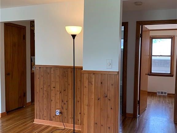 4th image of 404 McConkey Dr