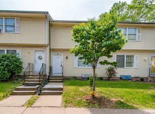 19 Chamberlain Pl #19, East Haven, CT 06512