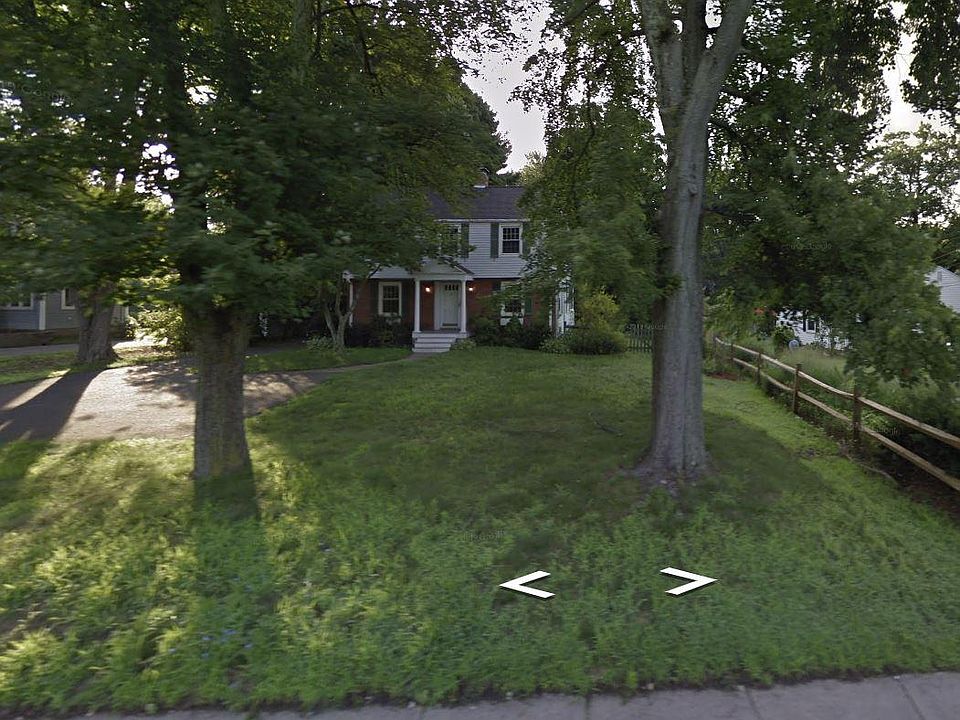 2nd image of 894 Windsor Ave