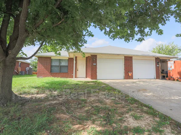 2223 W Roselawn St, Rogers, AR 72756
