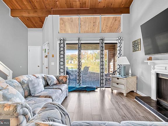 3rd image of 438 Ocean Pkwy #40