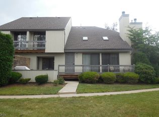 6 Sherborne St, Somerset, NJ 08873