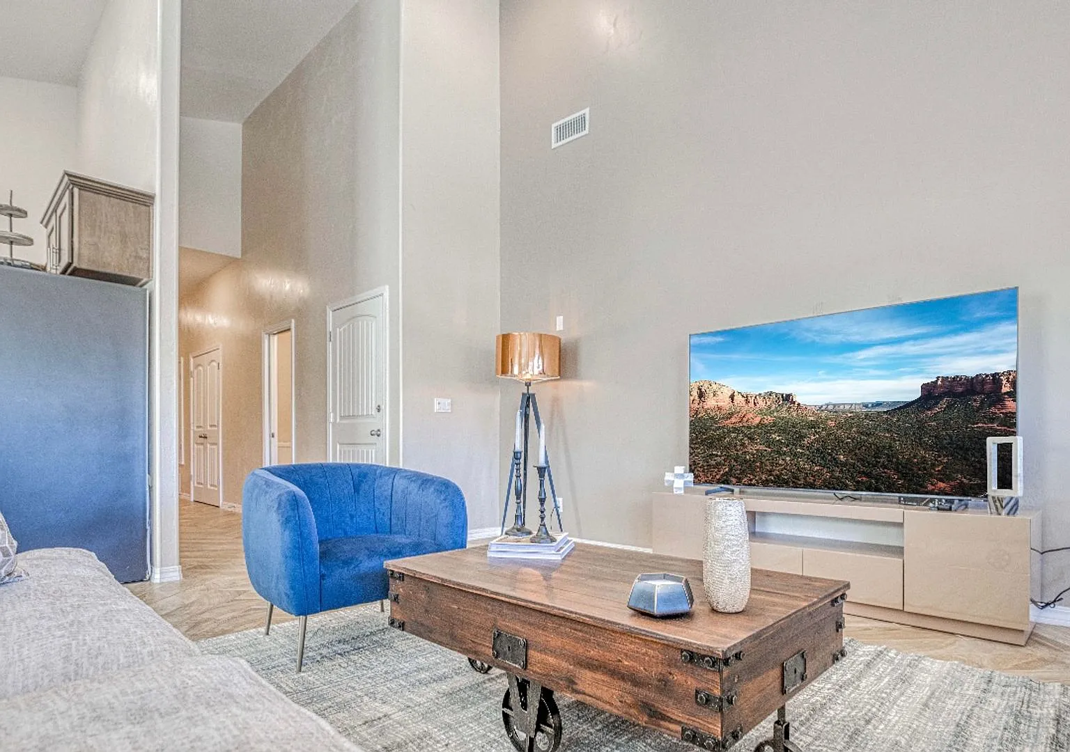 Eastside area for Short or Long Term Rental(Completely Furnished) Beautiful 4 bed/2.5 baths — Photo 4