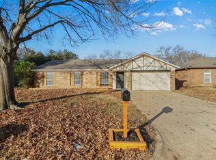 6414 Willow Springs Dr, Arlington, TX 76001