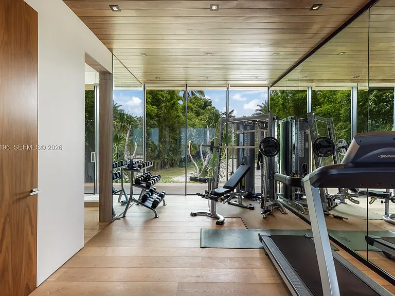 825 E Dilido Dr — Photo 28
