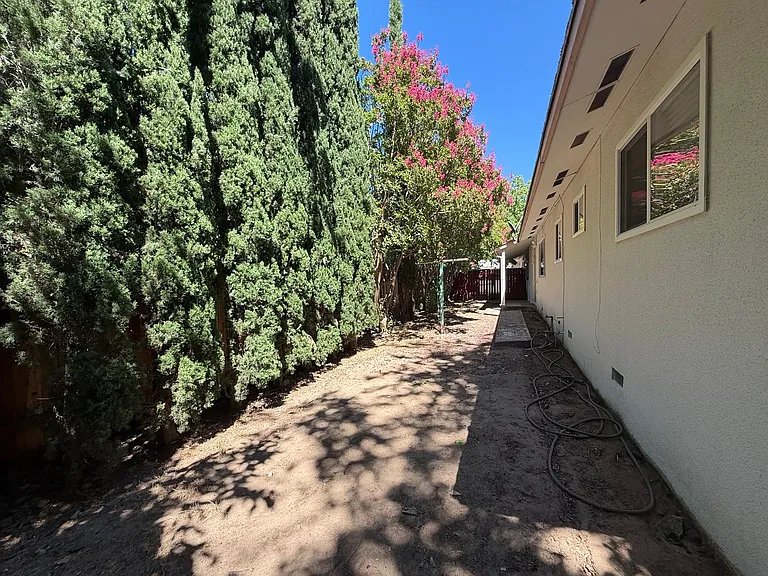 6119 Stanley Ave — Photo 10