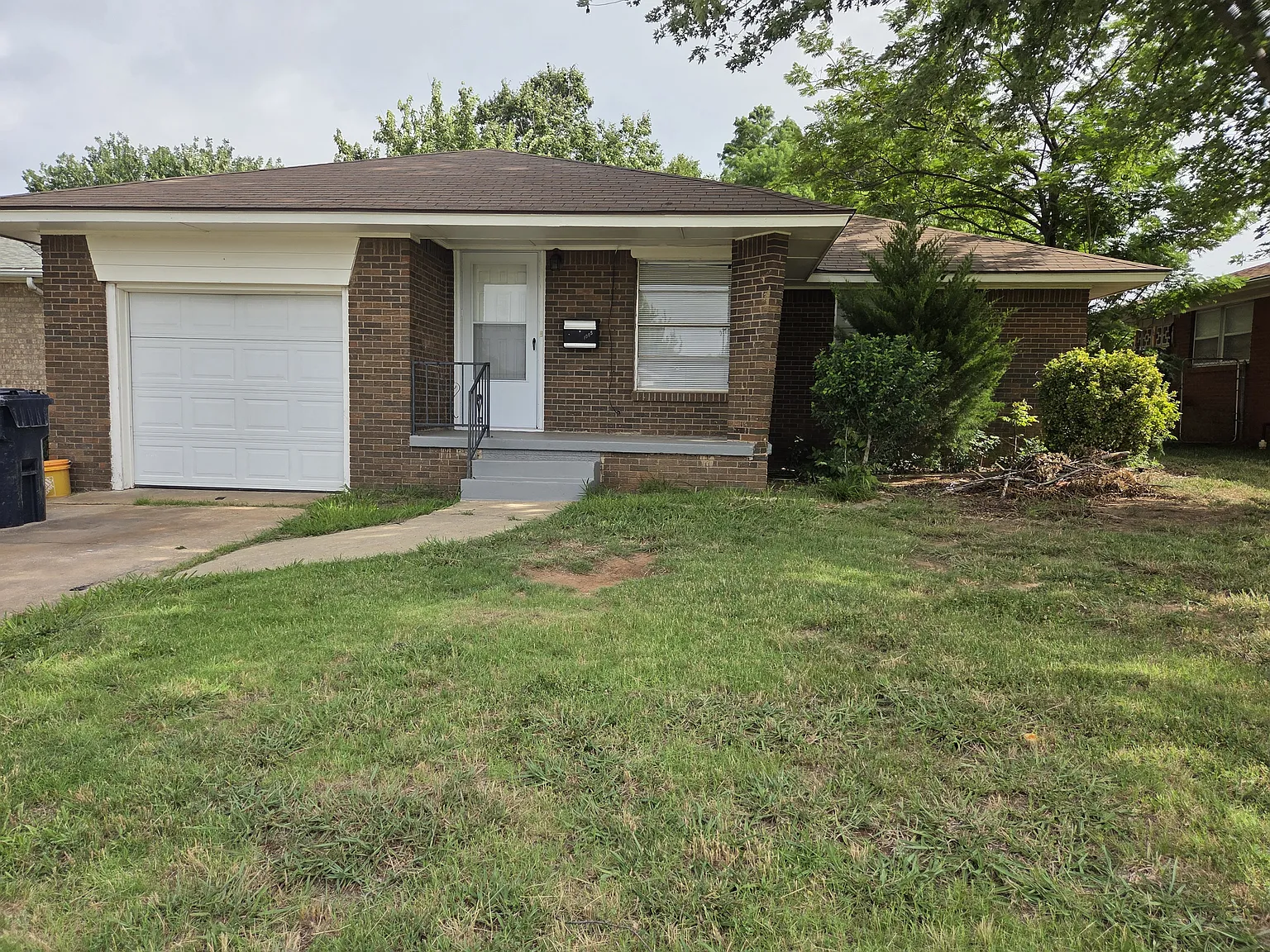 2 bed, 847 sqft, $950 — Photo 1