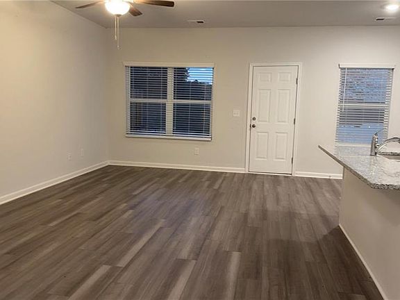 5th image of 122 Brexley Dr