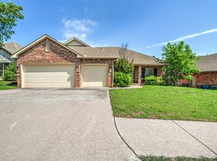 2105 Pine View Ter, Edmond, OK 73003