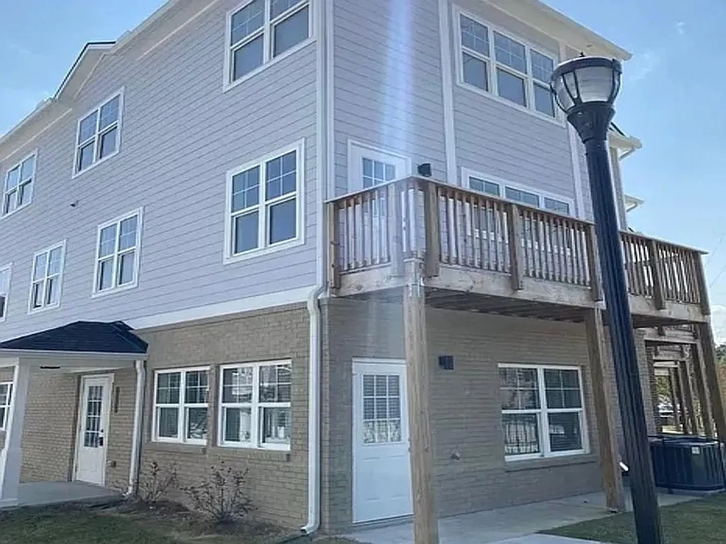 Stylish 3BR Townhome in Atlanta — Photo 2