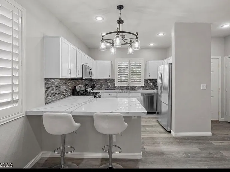 2607 Heathrow St — Photo 1