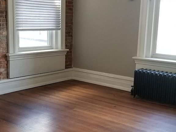 2nd image of 1415 E Broad St #C