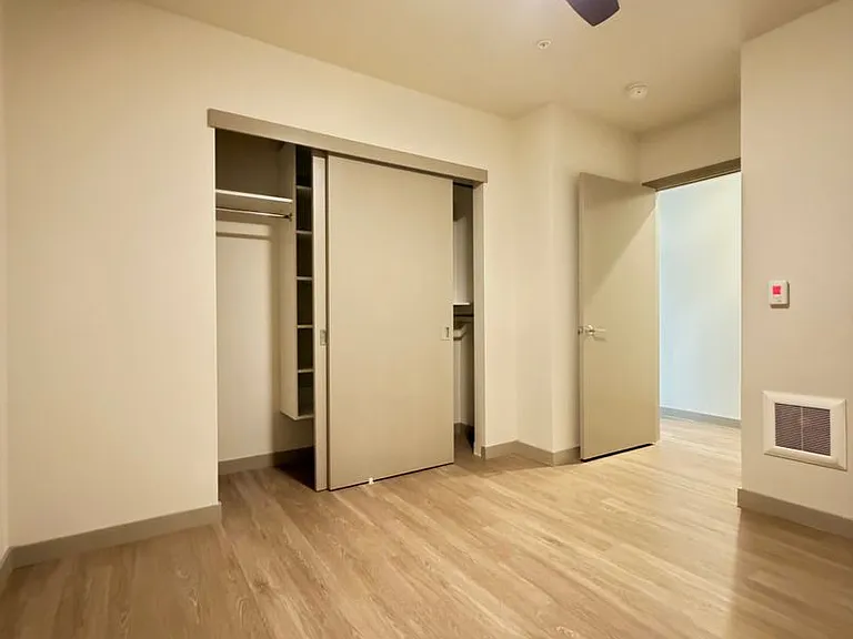 Lexington Apartments — Photo 29