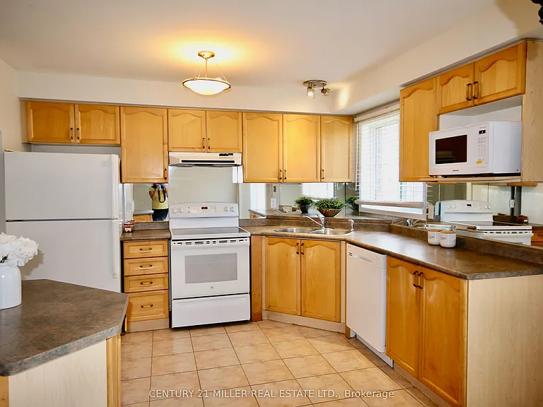 5530 Glen Erin Dr #140 — Photo 8
