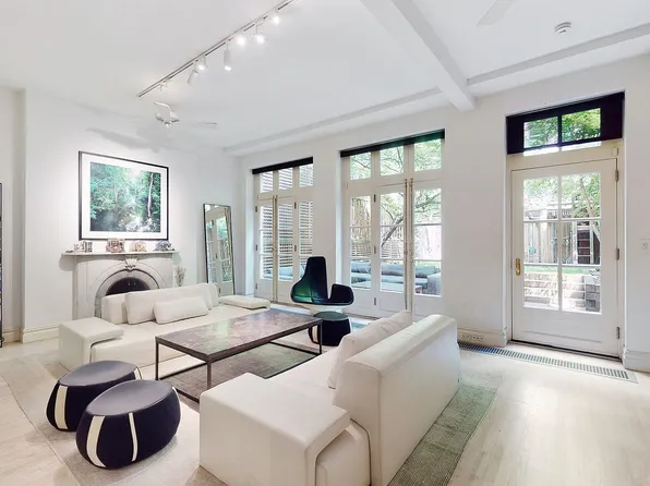 23 W 12th St, New York, NY 10011