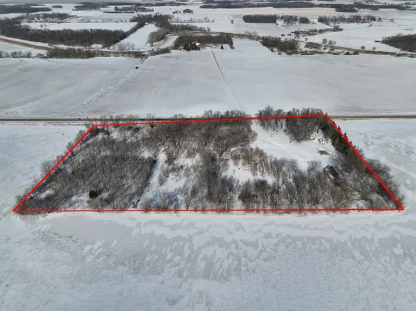 87387 245th St, Oakland, MN 56007