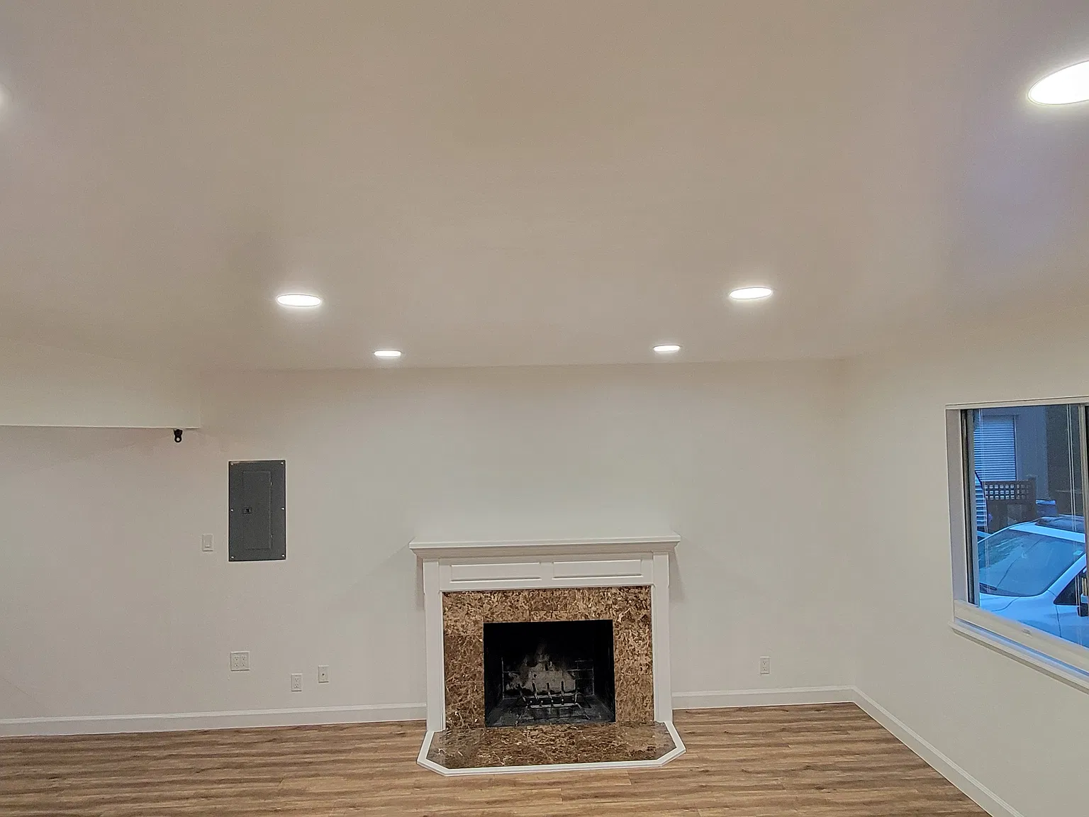 2 bed, 1100 sqft, $3,800 — Photo 3