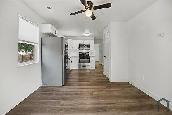 2875 Chase St — Photo 4