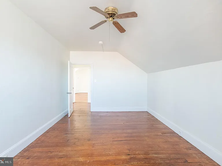401 W Washington St — Photo 14