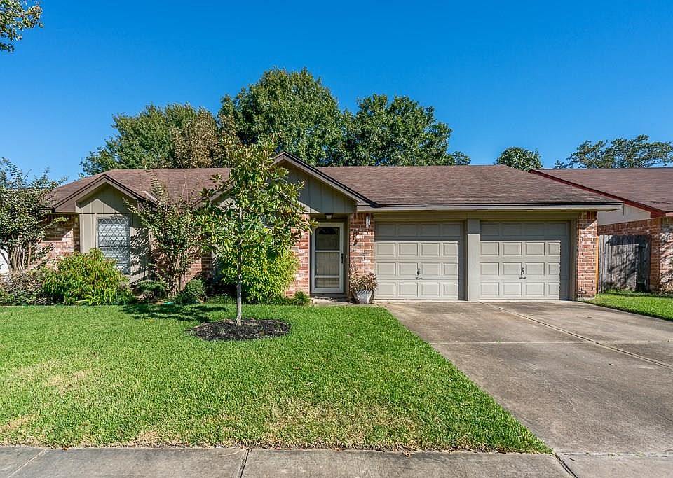 1st image of 16342 Pebbleglen Dr