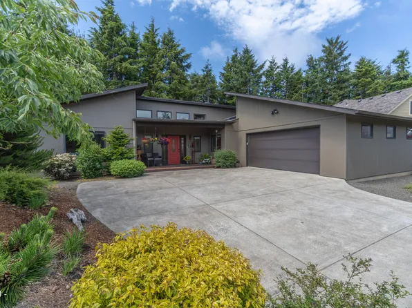 420 SE 43rd St, South Beach, OR 97366