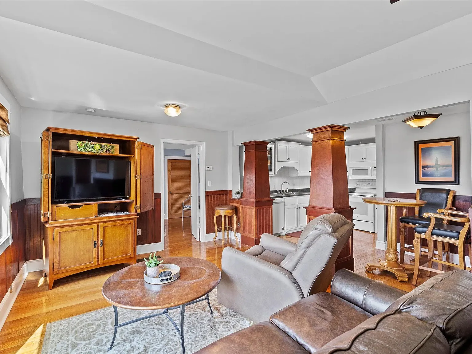 549 S Crest Rd — Photo 2
