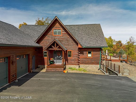 5th image of 104 Hawks Nest Ln