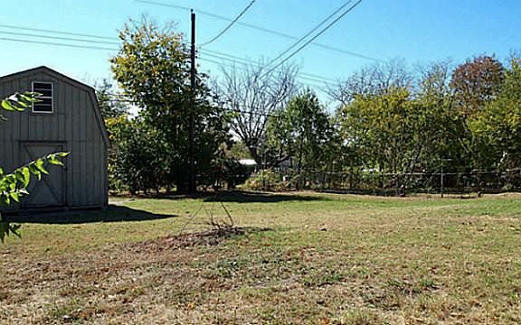 5th image of 7813 Gaston Ave