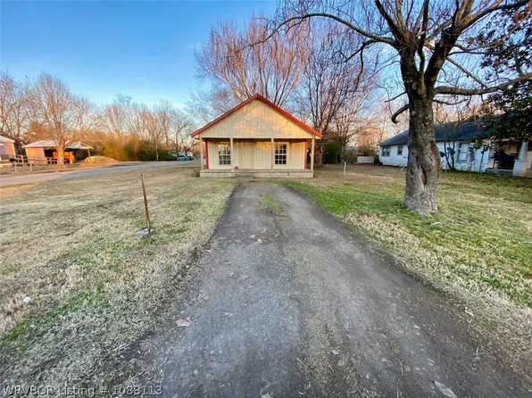 110 Broadway Ave, Bokoshe, OK 74930