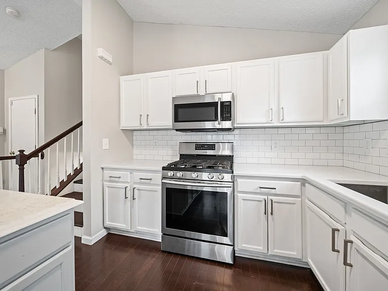 1300 Faunsdale Dr — Photo 12