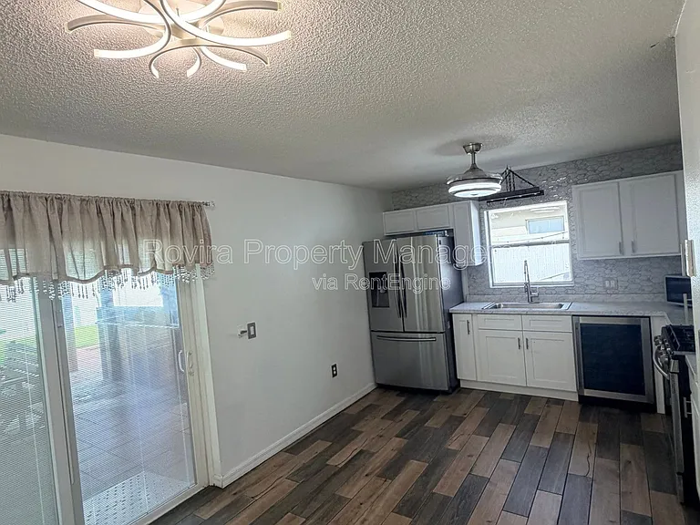 218 Ronaldale Ave — Photo 18