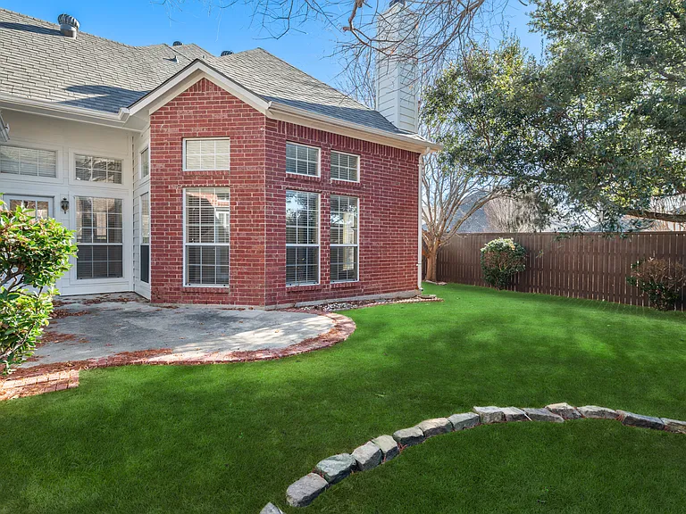 2700 Trophy Dr — Photo 14