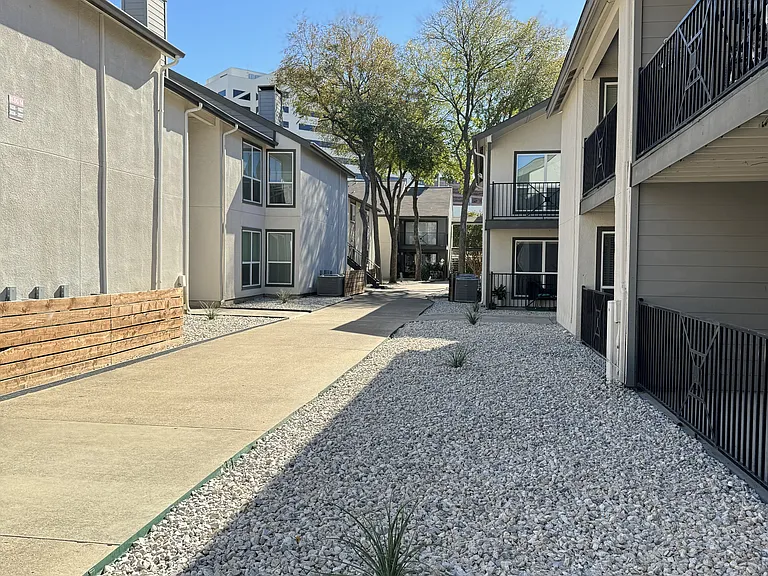 Suncrest — Photo 19