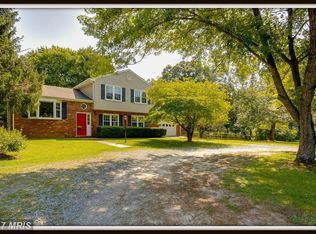 525 McCarty Rd, Fredericksburg, VA 22405