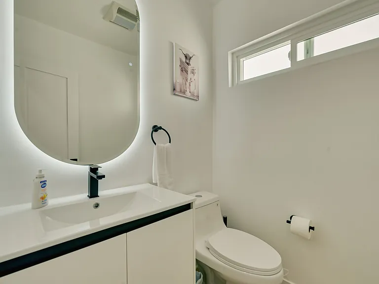 9042 Phyllis Ave #A — Photo 9