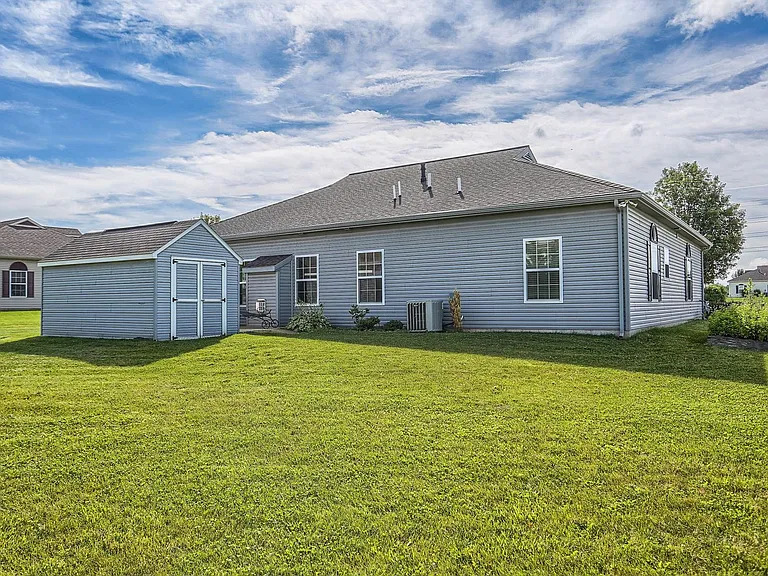 312 Sleepy Hollow Dr — Photo 11