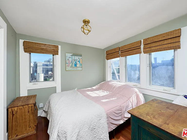 34 Park Ave — Photo 32