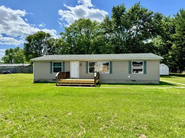 5225 S Detroiter Ln, North Judson, IN 46366