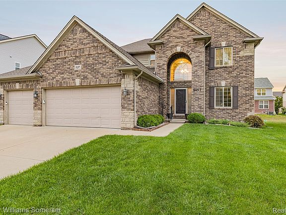 3rd image of 5157 Trailwood Ln