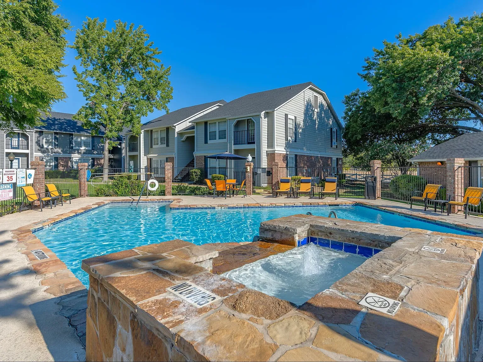 Arbors of Burleson — Photo 3