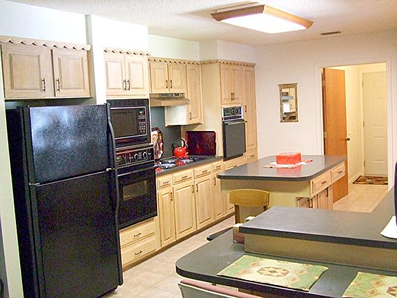 Left side of Kitchen