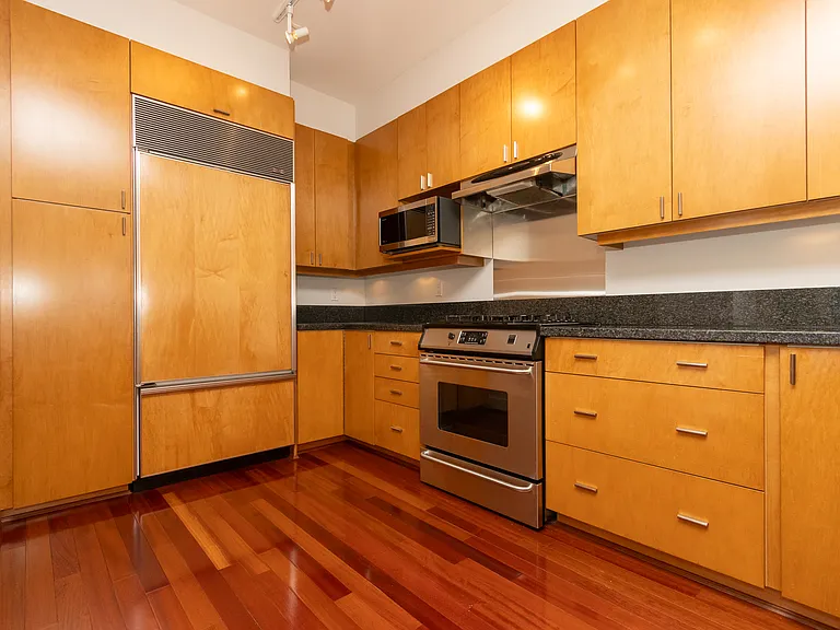 2491 Folkestone Way — Photo 11